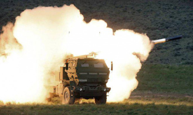 "Hỏa thần" HIMARS tối tân được Mỹ viện trợ cho Ukraine - Ảnh: DEFENSE NEWS