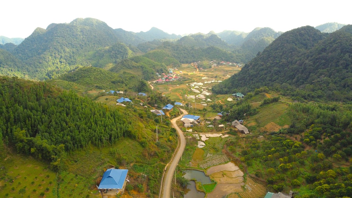 Vùng đất đẹp như tranh vẽ Cao Sơn, nơi có 3 bản người dân tộc Thái Son-Bá-Mười sinh sống, giữ vùng lõi khu bảo tồn thiên nhiên Pù Luông. Ảnh: ĐẶNG TRUNG