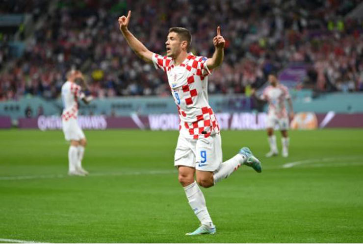 Andrej Kramaric mừng hụt vì bàn thắng không được công nhận