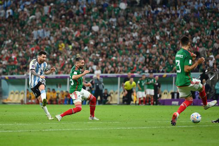 Siêu phẩm của Messi giúp anh và ĐT Argentina giải tỏa áp lực