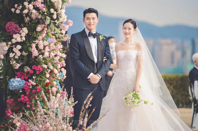 Vợ chồng Hyun Bin - Son Ye-jin đón con trai đầu lòng