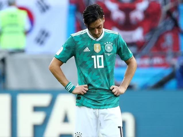 Özil bị xem là "vật tế thần" sau thất bại của đội tuyển Đức ở Word Cup 2018. Ảnh: Reuters