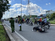 Tin tức trong ngày - TP.HCM: Hai xe máy va chạm văng xa hàng chục mét, 1 người tử vong