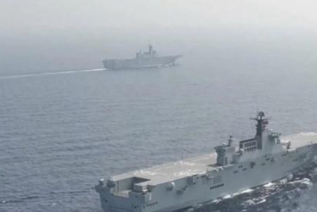 Trung Quốc tuyên bố hai tàu đổ bộ tấn công sẵn sàng trực chiến