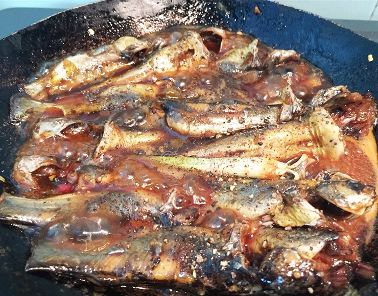 The old fish was full of unknowns, now it's become a famous and strangely popular specialty, VND 400,000/kg - 3