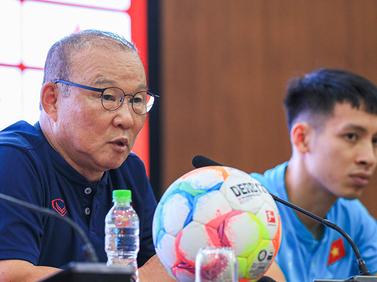 HLV Park Hang Seo: “Đừng nghĩ ĐT Việt Nam thua Dortmund”