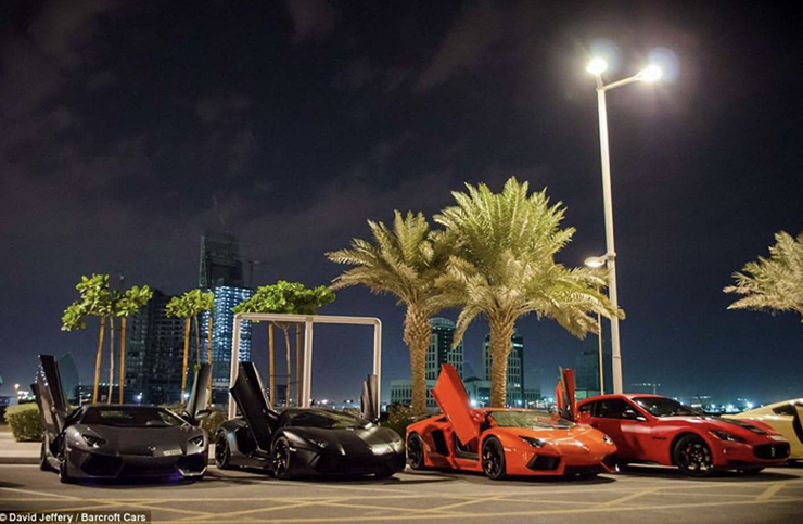 Choáng ngợp với dàn siêu xe đắt đỏ của hội "con nhà giàu" Qatar - 1
