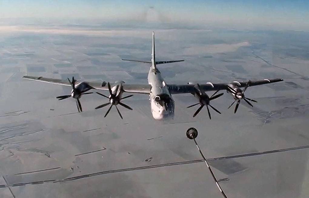 Máy bay ném bom chiến lược Tu-95MS của quân đội Nga (ảnh: TASS)