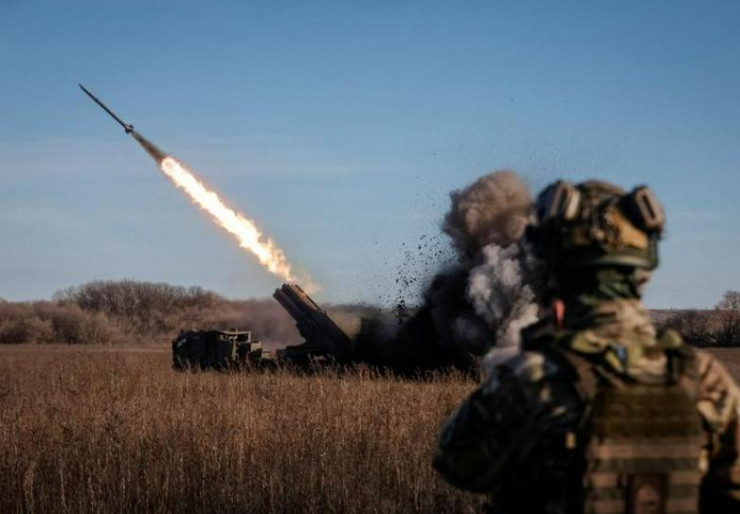 Pháo kích dữ dội tại miền Đông, Ukraine kêu gọi viện trợ khẩn từ phương Tây - 1