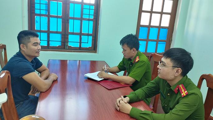 Nguyễn Văn Nam tại cơ quan công an