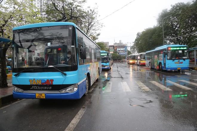 Ngành giao thông Hà Nội thừa nhận, tỷ lệ người dân sử dụng xe buýt còn thấp