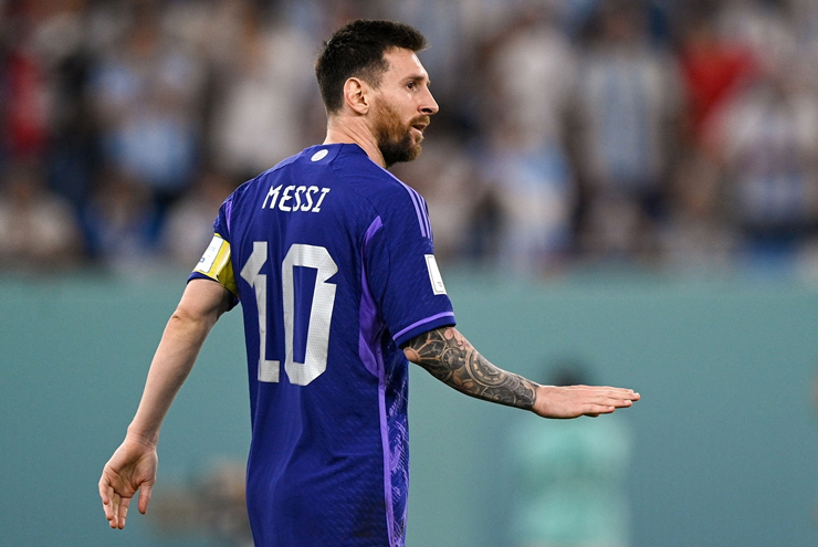 Messi bực với bản thân vì sút phạt đền hỏng