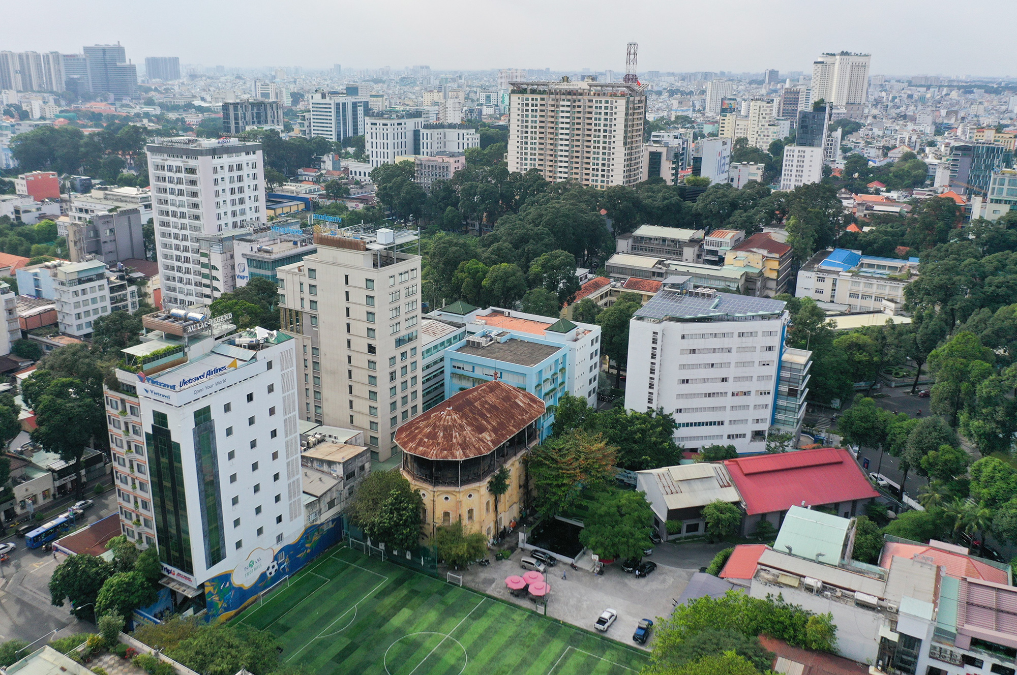 Thủy đài (đài nước) nằm trong khuôn viên Tổng Công ty Cấp nước Sài Gòn (Sawaco), quận 3, TP.HCM được người Pháp xây dựng vào năm 1886. Đây là một trong hai thuỷ đài cổ xưa nhất của Sài Gòn và Đông Dương. Thuỷ đài đầu tiên được xây dựng tại vị trí hồ Con Rùa trong giai đoạn 1878 - 1880 và bị đập bỏ năm 1921.