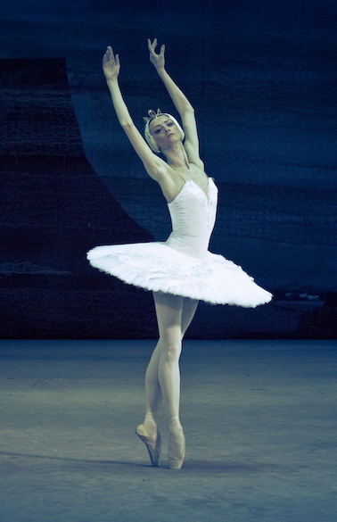 Trang phục của vũ công ballet trở thành một phần của buổi biểu diễn.