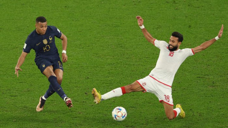 ĐT Pháp thua sốc ĐT Tunisia 0-1 nhưng vẫn giữ được ngôi đầu bảng D khi bước vào vòng 1/8 World Cup