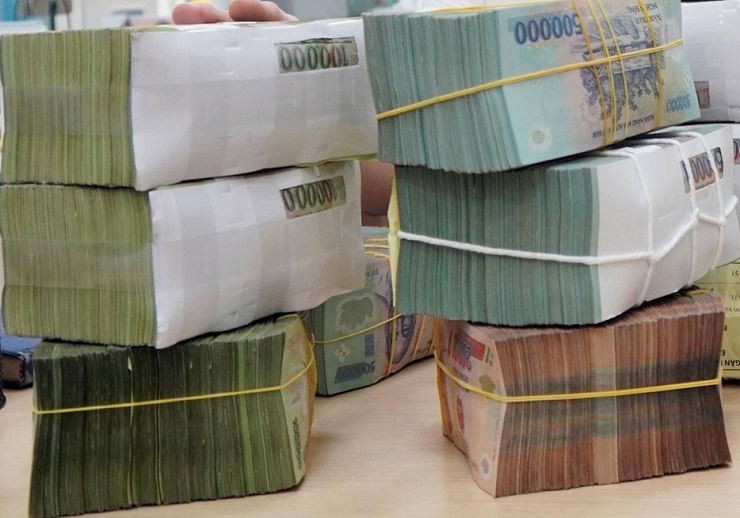 Thanh khoản trên thị trường chứng khoán Việt Nam tăng mạnh trong phiên giao dịch đầu tiên của tháng 12