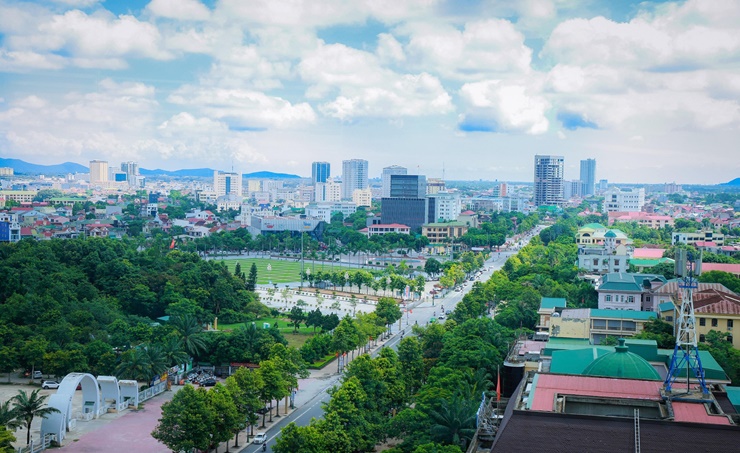 Theo Quyết định 827/QĐ-TTg của Thủ tướng Chính phủ, phê duyệt Đề án phát triển thành phố Vinh, tỉnh Nghệ An thành trung tâm kinh tế, văn hóa vùng Bắc Trung Bộ đến năm 2023.
