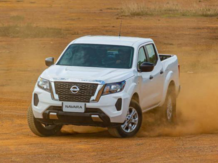 Chi tiết Nissan Navara có thêm phiên bản một cầu giá hấp dẫn cho người kinh doanh