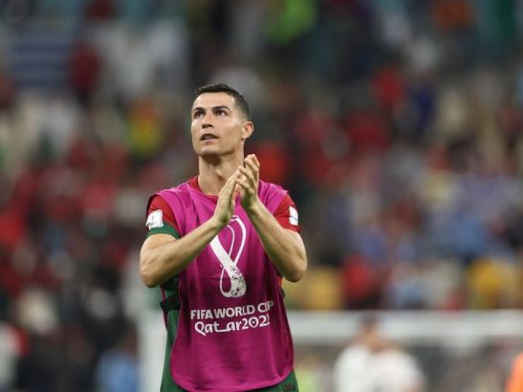 Ronaldo đá World Cup nhận tin mừng: Thêm 1 đại gia mời chào số tiền ”khủng khiếp”