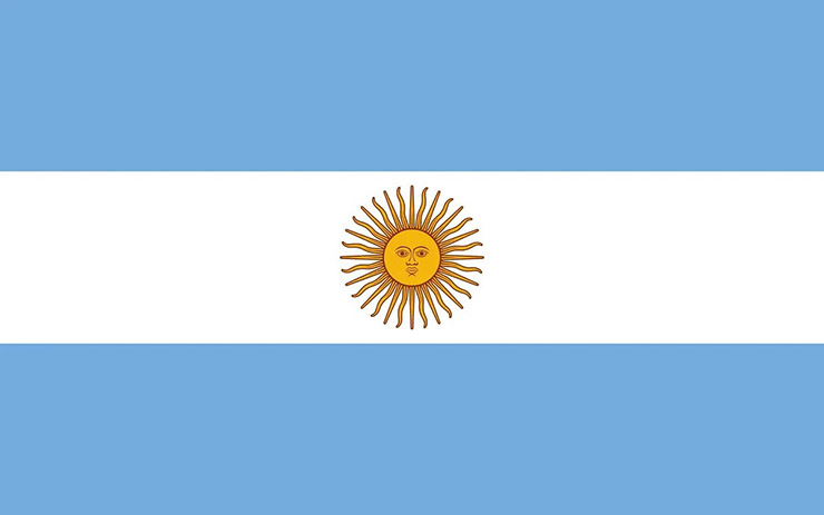 4. Quốc kỳ Argentina có 3 dải màu, xanh của bầu trời, trắng của mây và vàng của mặt trời. Quốc gia này chọn ngày 20/6 hằng năm để kỷ niệm lịch sử của lá cờ.
