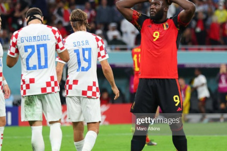 Thảm họa Lukaku lập hat-trick bỏ lỡ, đá bay ĐT Bỉ khỏi World Cup