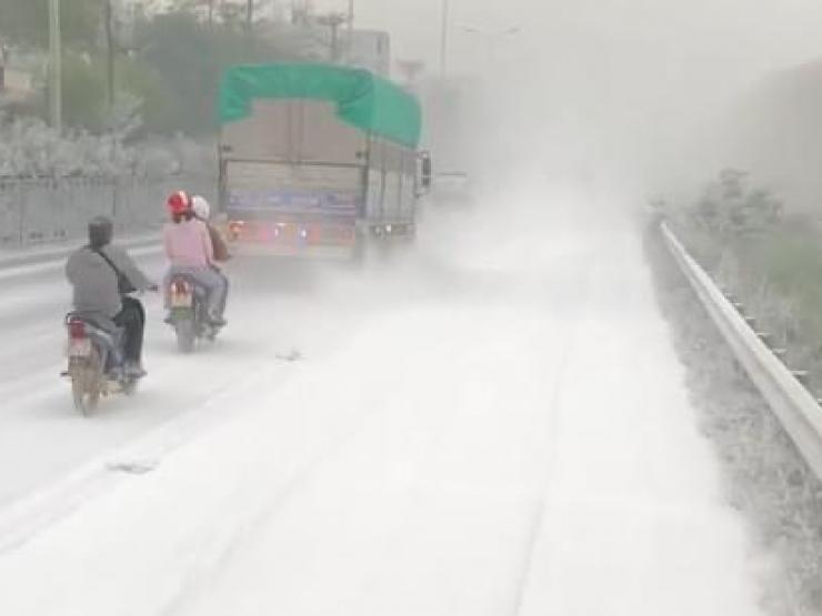 Thông tin mới về con đường phủ bột trắng như tuyết ở Hà Nội