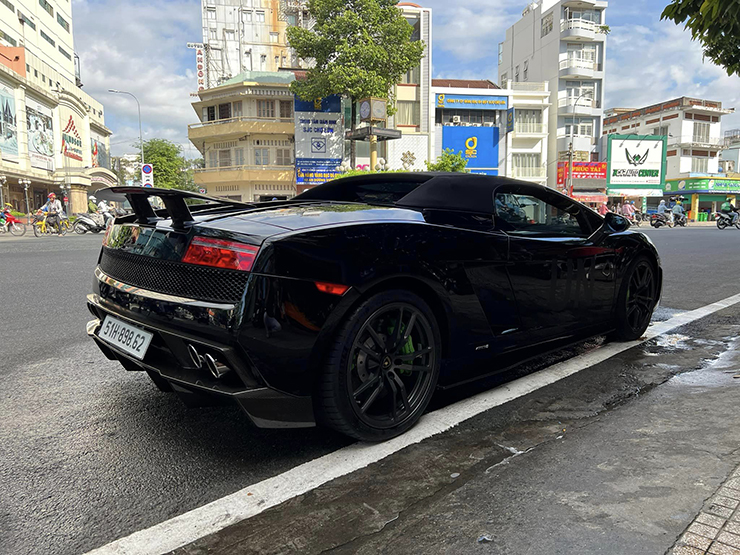 "Hàng hiếm" Lamborghini Gallardo mui trần về tay ông Đặng Lê Nguyên Vũ - 3