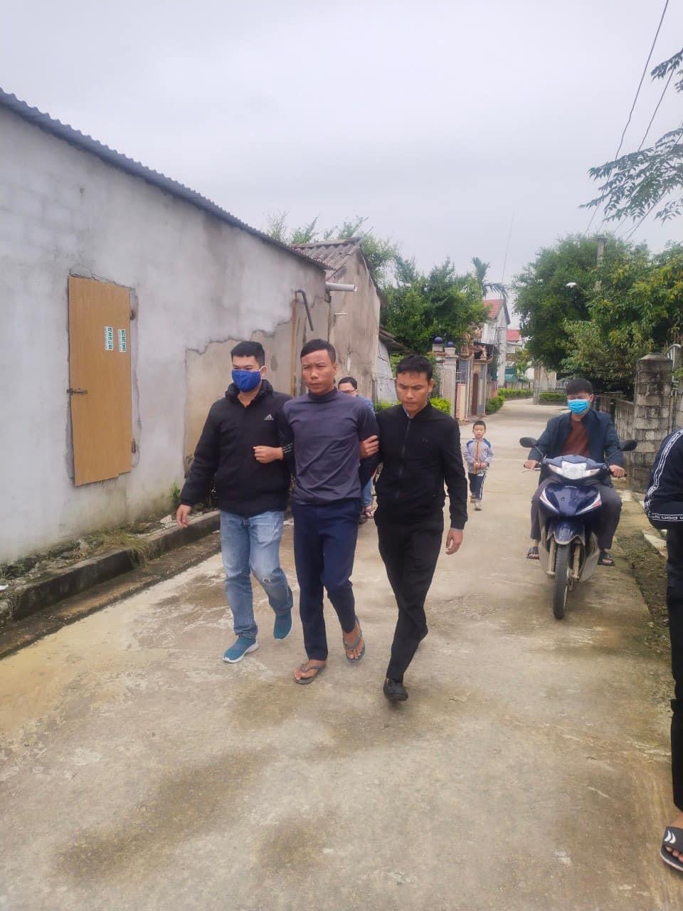 Bắt nghi phạm sát hại hai bác cháu trước sân nhà - 1