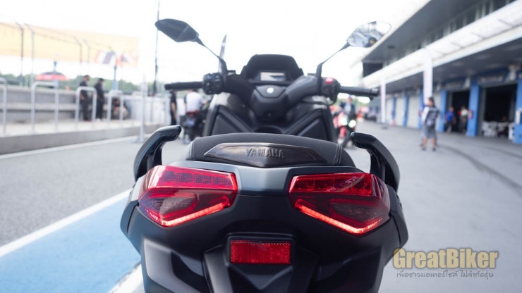 Yamaha XMAX Connected 2023 trình làng tại Thái Lan: Ngập tràn công nghệ, giá 133 triệu đồng - 3