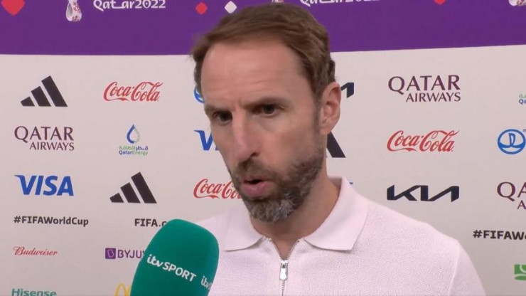 Southgate chia sẻ lí do Sterling bỏ World Cup về nước. ẢNH: ITV