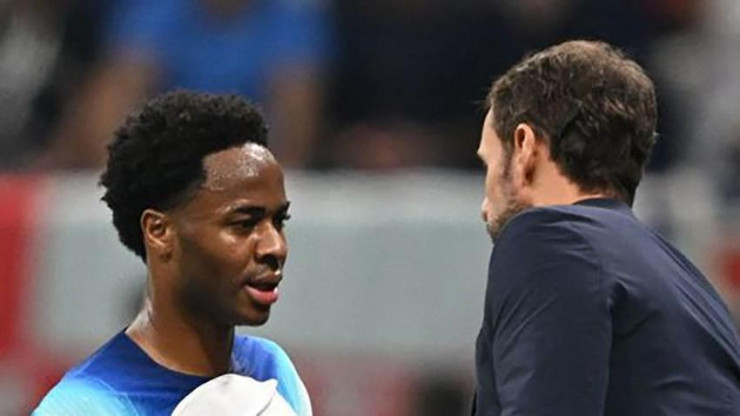 Southgate khẳng định ông và Sterling đã trao đổi với nhau rất lâu trước khi cho phép Sterling về Anh. ẢNH: GETTY