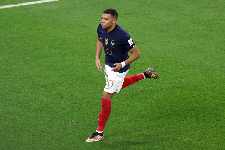 Mbappe rực sáng với 2 bàn và 1 kiến tạo giúp Pháp vào tứ kết World Cup 2022