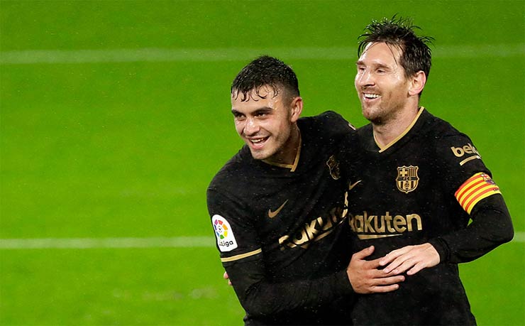 Pedri và Messi trong màu áo Barca