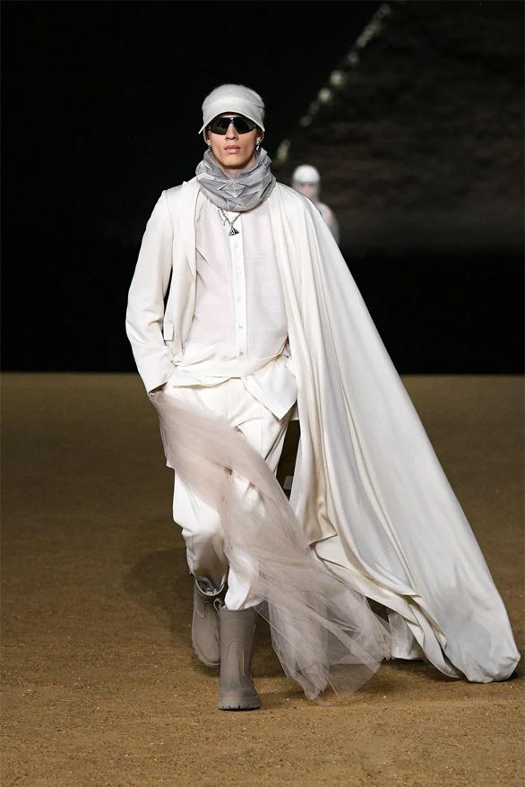 Kim Jones đưa Dior đến Ai cập cho bộ sưu tập Pre-Fall 2023 - 1