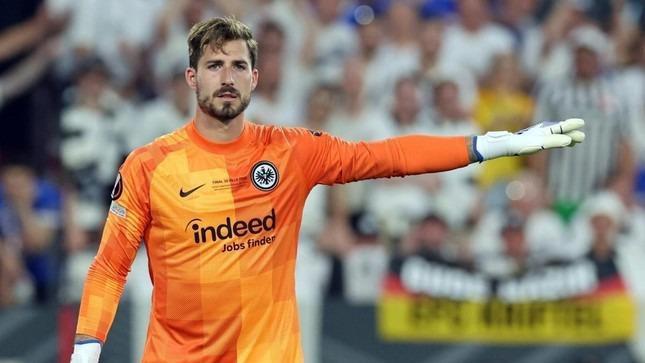 Hiện, Kevin Trapp chơi cho CLB Bundesliga Eintracht Frankfurt và đội tuyển quốc gia Đức nhưng xếp sau hai thủ môn Neuer và Ter Stegen.