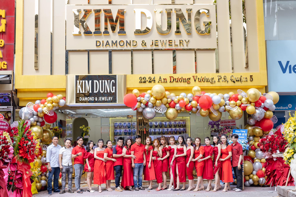 Cửa hàng Kim Dung Diamond Jewelry khai trương hoành tráng trên đường An Dương Vương (quận 5)