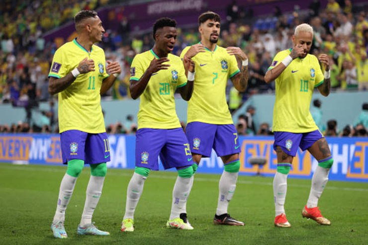 Neymar cùng đồng đội ăn mừng sau khi ghi bàn vào lưới Hàn Quốc