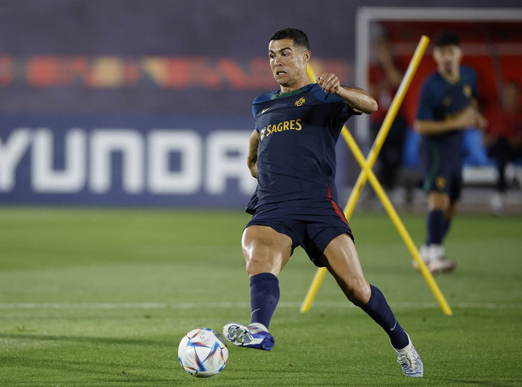 Ronaldo không tới Al Nassr nhận lương 200 triệu euro, thất nghiệp tới bao giờ? - 1