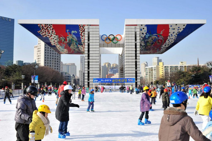 Sân trượt băng ở công viên Olympic, Seoul. Ảnh: Trazy.