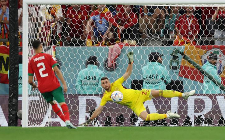 Achraf Hakimi sút quả luân lưu quyết định kiểu panenka giúp Marocco loại Tây Ban Nha