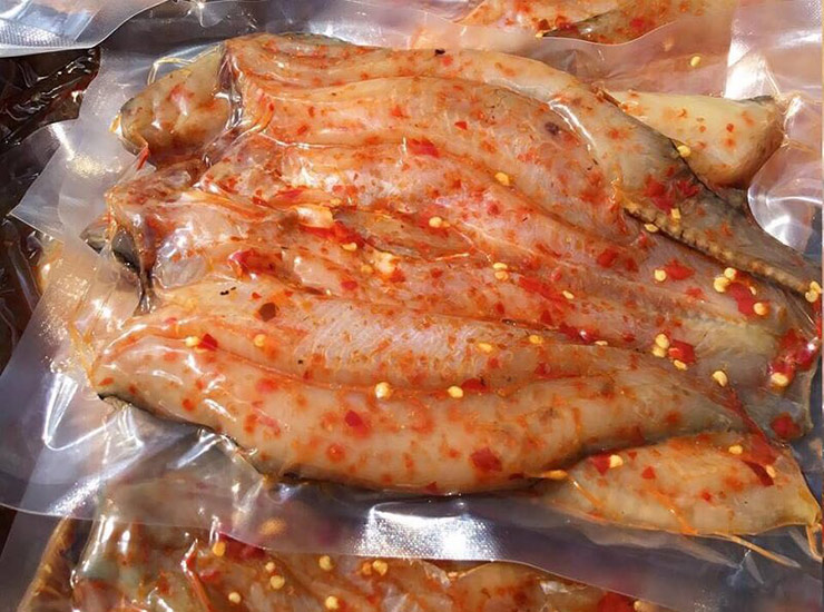 Trên chợ mạng, cá lóc một nắng, khô cá lóc được đóng gói đẹp đẽ, bán với giá lên tới 400.000 đồng/kg
