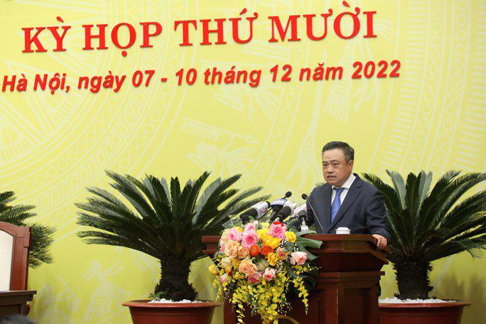 Chủ tịch UBND TP Hà Nội Trần Sỹ Thanh phát biểu tại phiên chất vấn