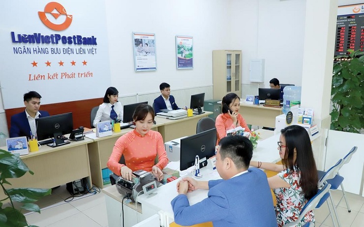 Nếu giao dịch thành công, ông Công Đoàn sẽ giảm sở hữu tại LPB từ hơn 25,37 triệu cổ phiếu, tỷ lệ 1,687% xuống còn 10 triệu cổ phiếu, tỷ lệ hơn 0,665%.