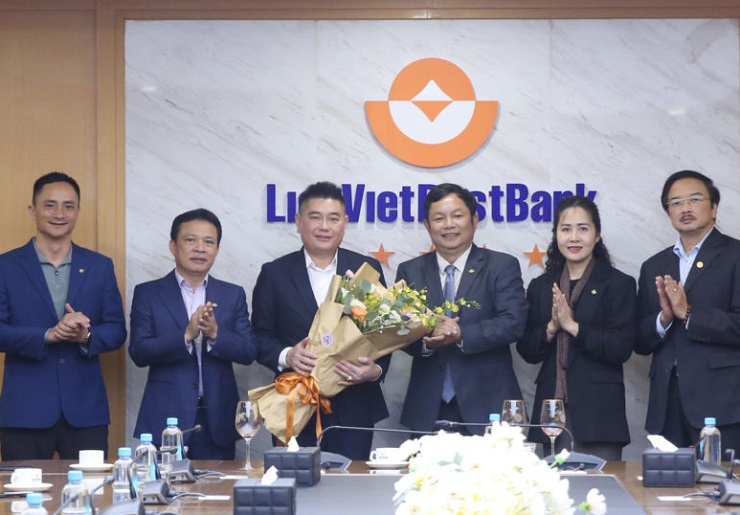 Bầu Thụy trở thành Chủ tịch ngân hàng LienVietPostBank