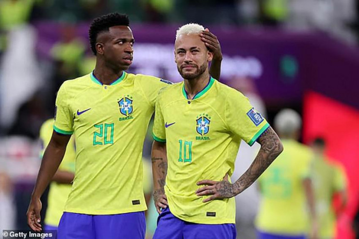 Neymar bật khóc sau khi Brazil bị loại khỏi World Cup 2022. ẢNH: GETTY