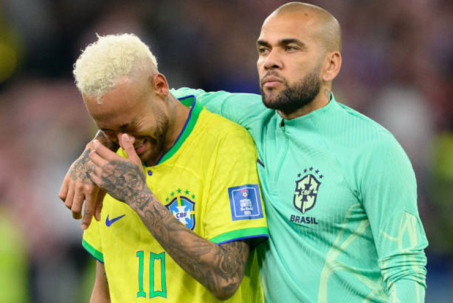 Tin nóng bóng đá World Cup tối 10/12: Dani Alves khuyên Neymar đừng rời tuyển