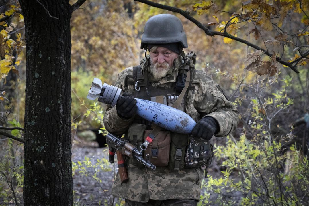 Lính tình nguyện Ba Lan tới Ukraine tham chiến có thể đối mặt với nguy cơ thiệt mạng bất cứ lúc nào (ảnh: RT)