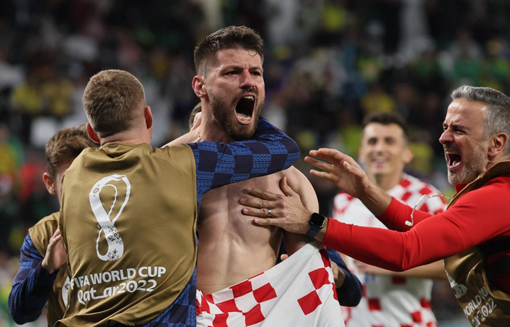 Croatia tạo cú sốc lớn khi thắng Brazil trên chấm luân lưu dù đội bóng vùng Balkan&nbsp;bị dẫn trước