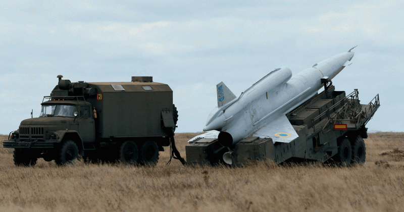 Tu-141 Strizh được cho là mẫu UAV Ukraine sử dụng để tấn công sân bay Nga.