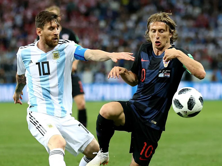 Modric ví Croatia như ”Vua C1” Real Madrid, dằn mặt Messi trước bán kết